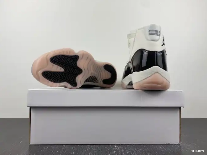 Cheap TBkick 11 Air Jordan WMNS Neapolitan AR0715-101 0527